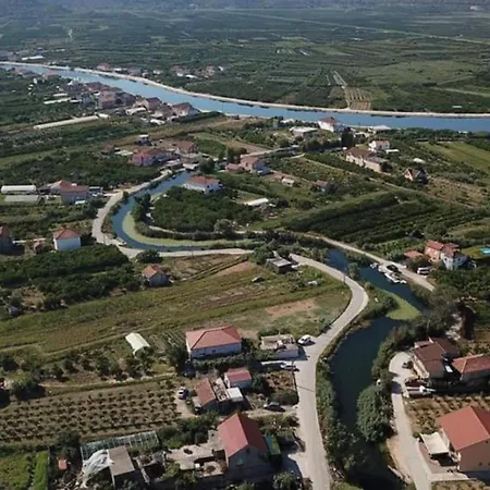 Διαμέρισμα Opuzen 1 *